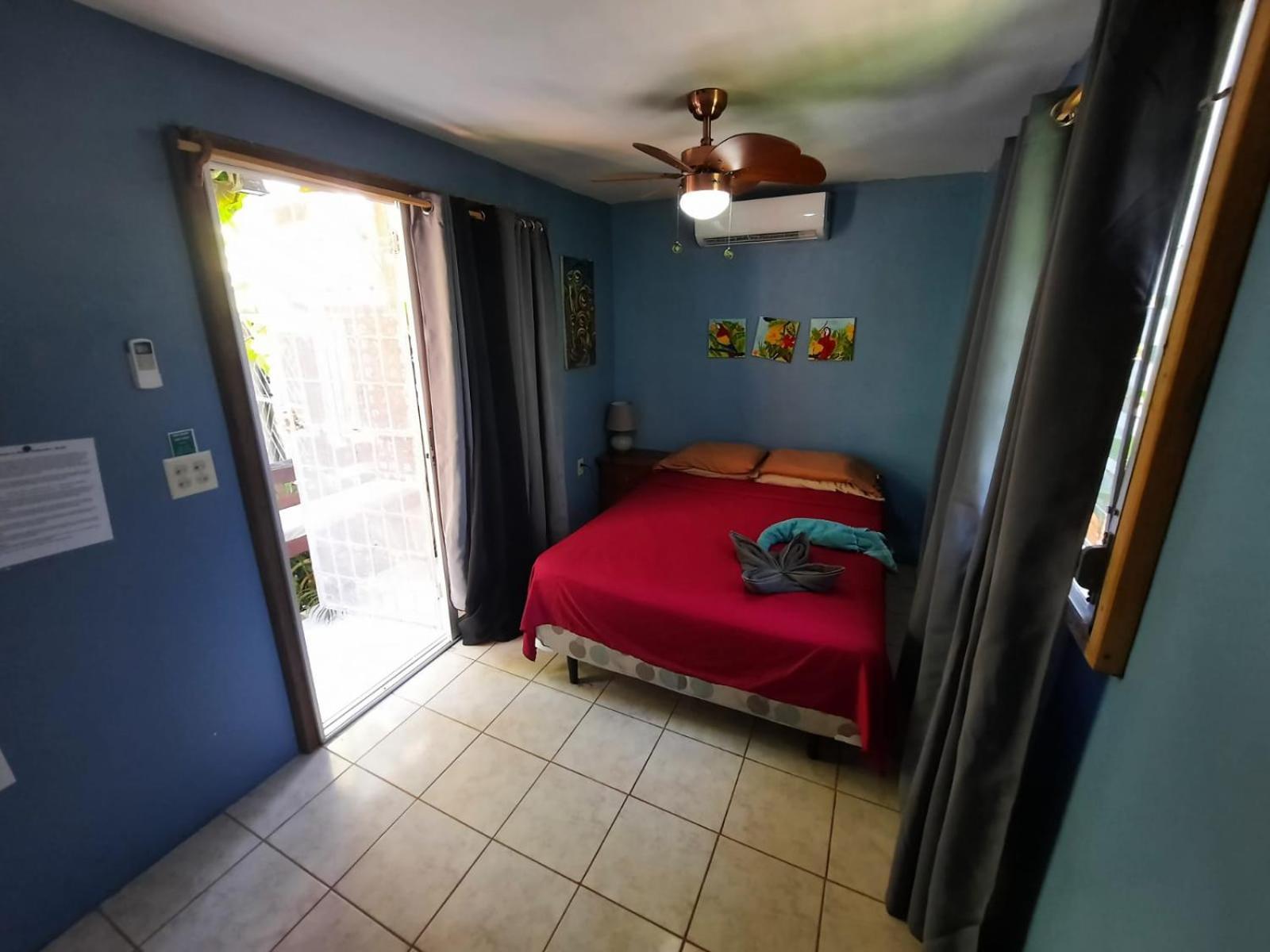 Roatan Backpackers' Hostel Sandy Bay Exterior foto
