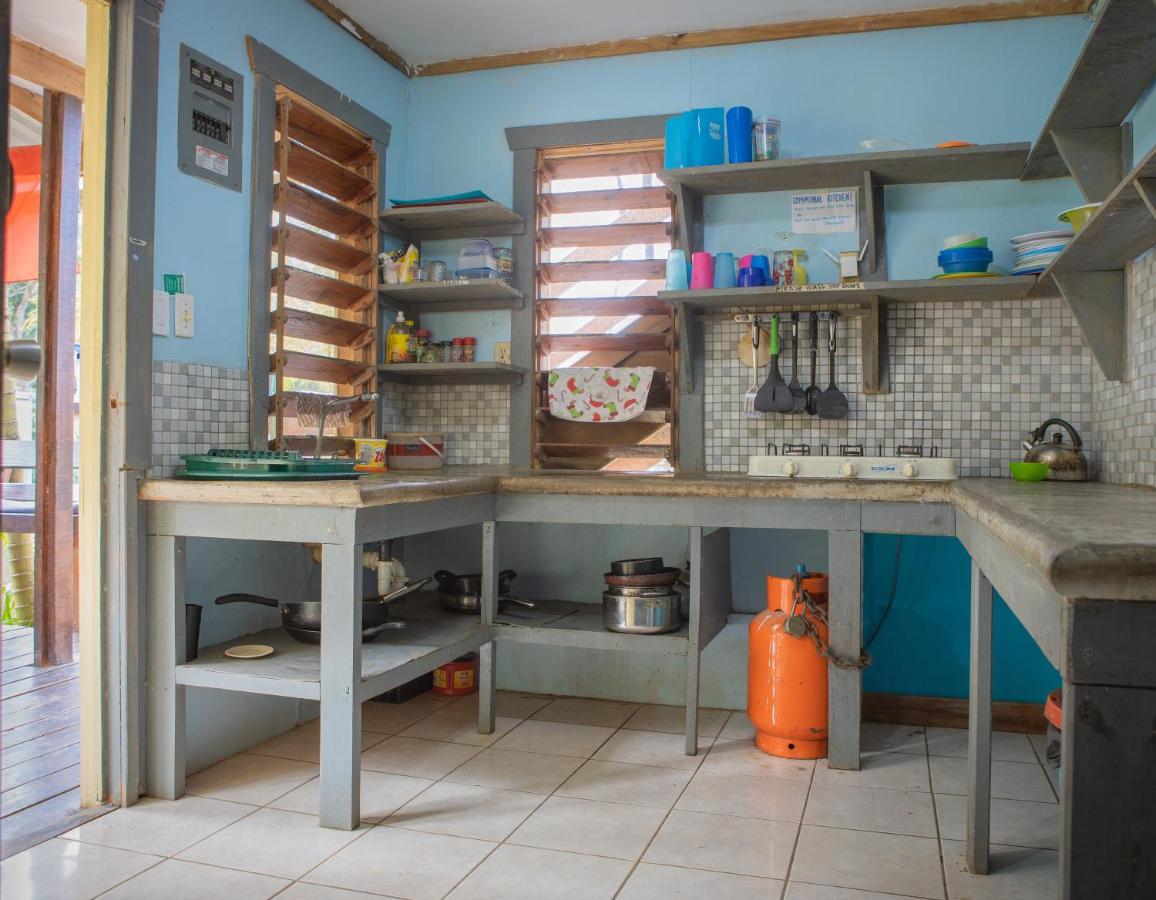 Roatan Backpackers' Hostel Sandy Bay Exterior foto